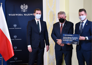 Czeki z tektury na pokaz. Straty władz lokalnych na Polskim Ładzie